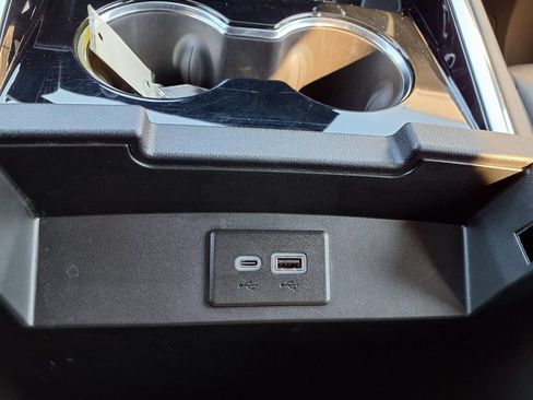Used 2025 Chevrolet Tahoe LT AWD/4WD image 10