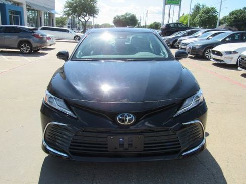 Used 2024 Toyota Camry XLE image 2