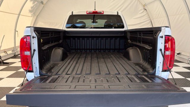 Used 2018 Chevrolet Colorado W/T w/ WT Convenience Package RWD image 3