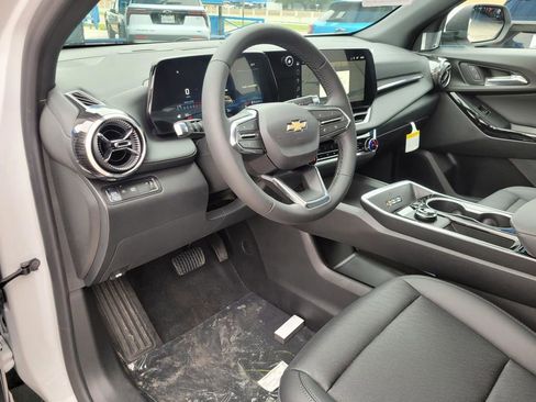 New 2026 Chevrolet Equinox LT w/ Convenience Package II FWD image 11