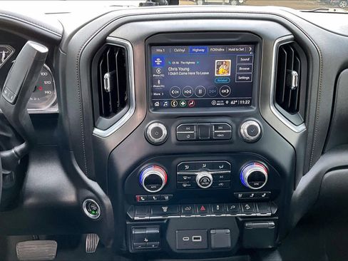 Used 2022 GMC Sierra 2500 AT4 image 6