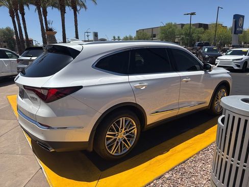 Used 2023 Acura MDX SH-AWD w/ Advance Package image 5