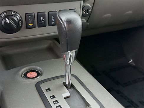 Used 2020 Nissan Frontier SV image 8