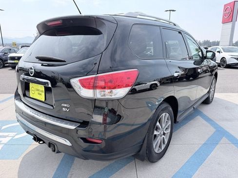 Used 2014 Nissan Pathfinder SV AWD/4WD image 4