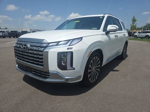 Used 2024 Hyundai Palisade Calligraphy AWD/4WD image 2