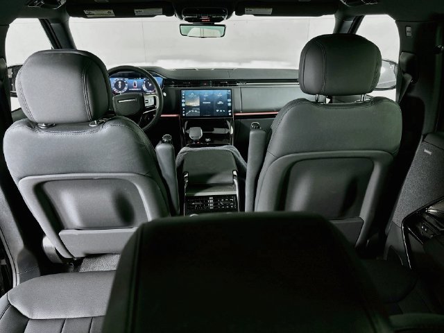 Used 2025 Land Rover Range Rover Sport SE AWD/4WD image 23