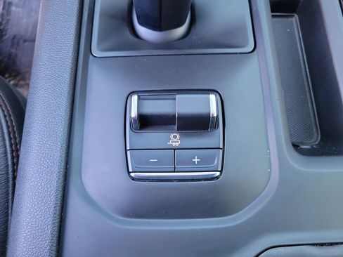 Used 2022 GMC Sierra 1500 AT4 w/ AT4 Premium Package image 24