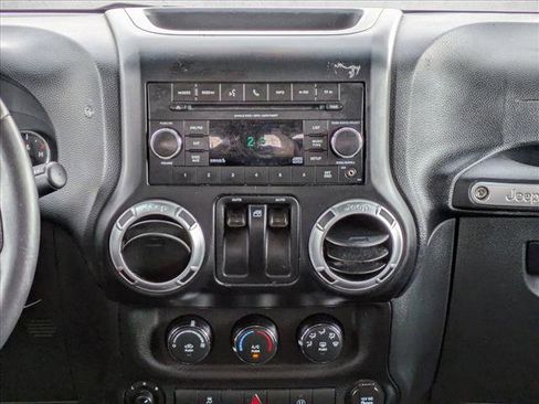 Used 2013 Jeep Wrangler Rubicon w/ PWR Convenience Group image 13