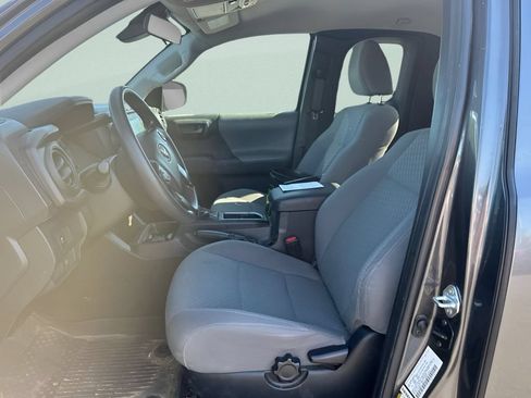 Used 2021 Toyota Tacoma SR AWD/4WD image 15