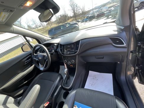 Certified 2018 Chevrolet Trax LT w/ LT Convenience Package image 10
