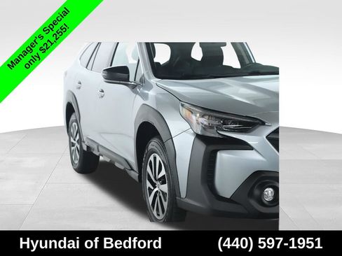 Used 2024 Subaru Outback Premium AWD/4WD image 9