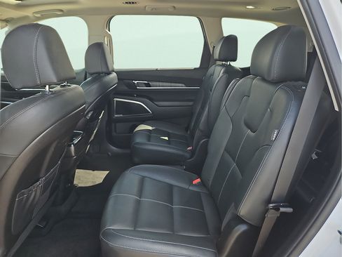 Used 2024 Kia Telluride SX w/ Towing Package AWD/4WD image 10