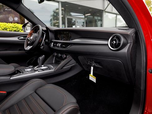 New 2025 Alfa Romeo Stelvio Sprint image 35