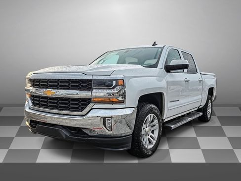 Used 2018 Chevrolet Silverado 1500 LT w/ All Star Edition image 3