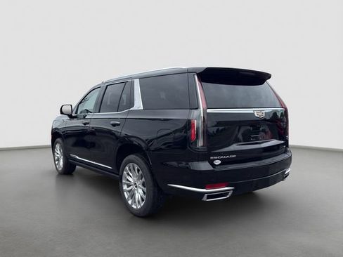Used 2024 Cadillac Escalade Premium Luxury w/ Performance Package AWD/4WD image 4