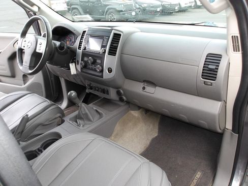 Used 2016 Nissan Frontier SV AWD/4WD image 14