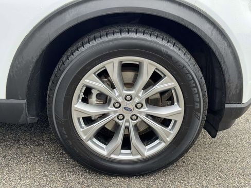 Used 2020 Ford Explorer XLT w/ Equipment Group 202A image 27