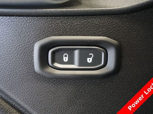 Used 2024 Jeep Wrangler Unlimited AWD/4WD image 5