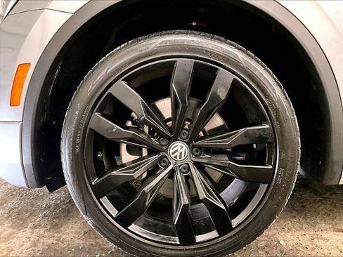 Used 2021 Volkswagen Tiguan SE R-Line w/ 3rd Row Seat Package AWD/4WD image 8