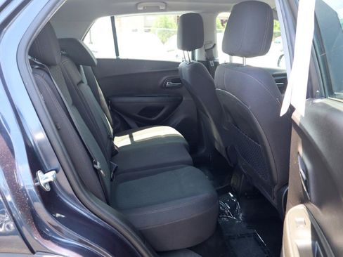 Used 2018 Chevrolet Trax LS FWD image 12