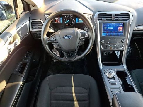 Used 2020 Ford Fusion SE image 11