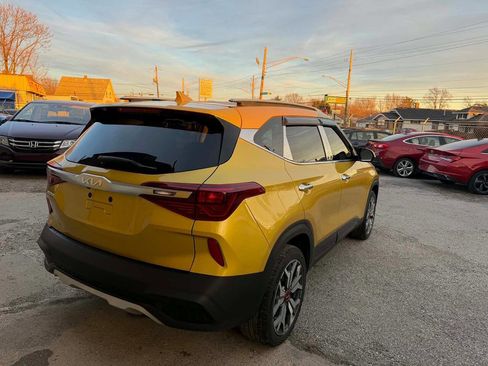 Used 2023 Kia Seltos SX w/ SX Sunroof Package image 4