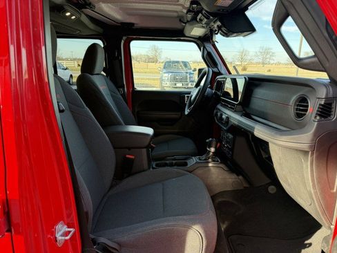 Used 2025 Jeep Wrangler Unlimited Rubicon image 8