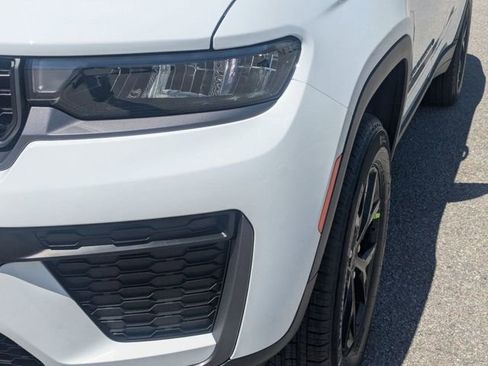 New 2026 Jeep Grand Cherokee L 2WD image 12
