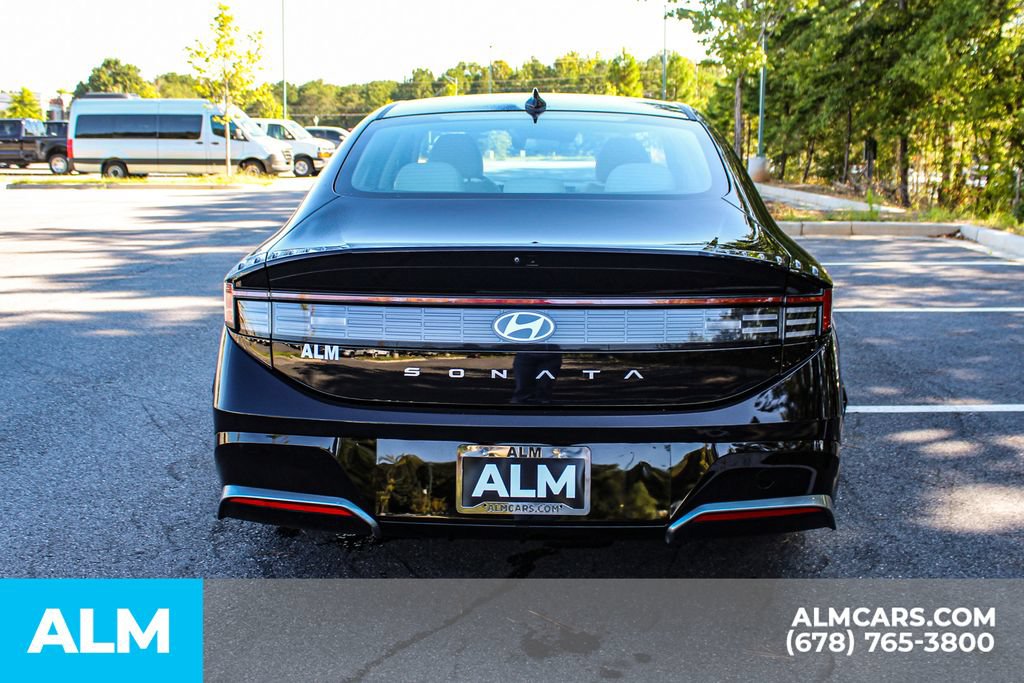 Used 2025 Hyundai Sonata SEL FWD image 10