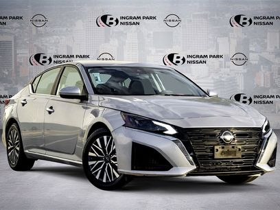 Used 2023 Nissan Altima 2.5 SV