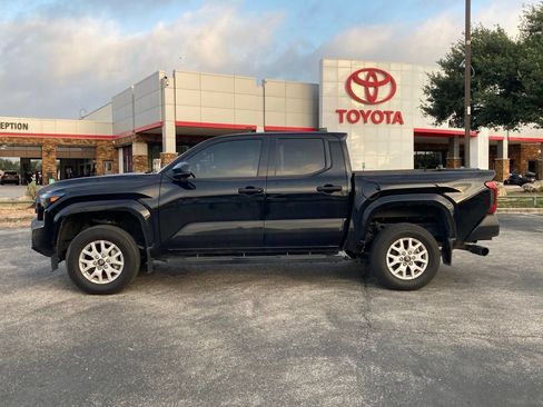 Used 2024 Toyota Tacoma SR RWD image 8