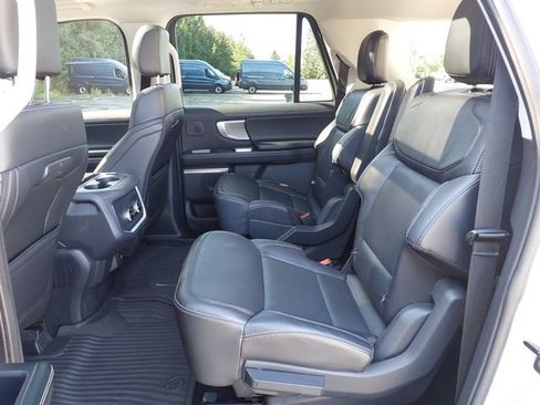Used 2025 Ford Expedition Max Platinum w/ Driver's Package AWD/4WD image 22