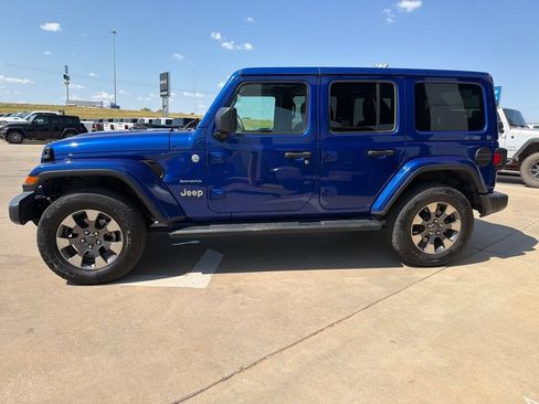 Used 2018 Jeep Wrangler Unlimited Sahara AWD/4WD image 6