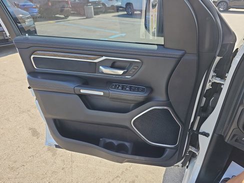Used 2019 RAM 1500 Laramie RWD image 28