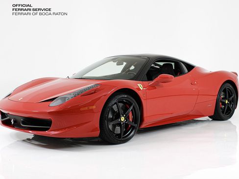 Used 2015 Ferrari 458 Italia Coupe RWD image 1