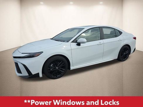 Used 2025 Toyota Camry SE w/ Multimedia Upgrade Package image 13