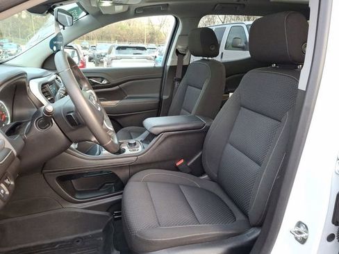 Used 2023 GMC Acadia SLE w/ Driver Convenience Package image 15