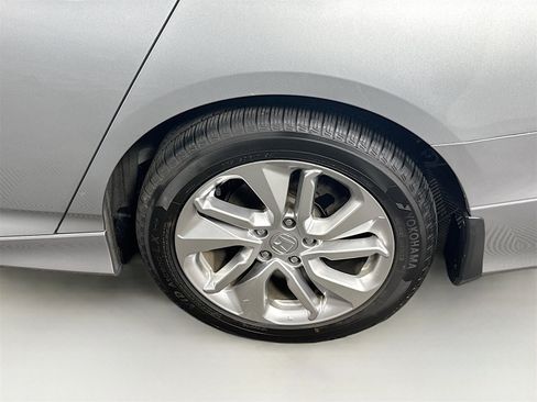 Used 2019 Honda Accord LX image 9
