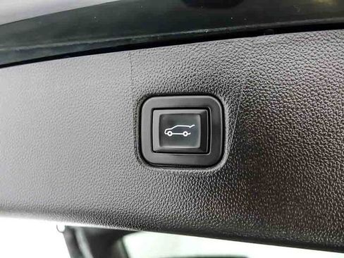 Certified 2024 Chevrolet Blazer LT w/ Convenience Package FWD image 27