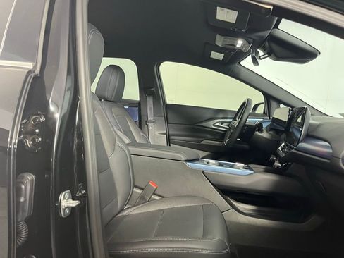 Used 2024 Chevrolet Equinox EV LT image 28