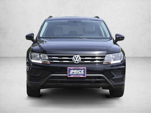 Used 2018 Volkswagen Tiguan SE w/ Panoramic Sunroof Package AWD/4WD image 2