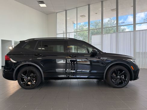 Used 2023 Volkswagen Tiguan SE R-Line FWD image 8