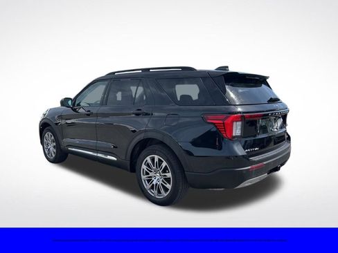 Used 2025 Ford Explorer Active w/ Active Comfort Package AWD/4WD image 3