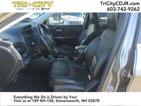 Used 2019 Jeep Cherokee Limited w/ Trailer Tow Group image 15