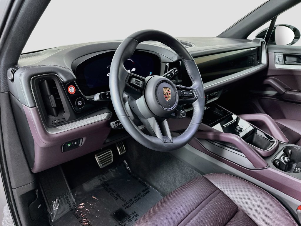 Certified 2025 Porsche Cayenne S AWD/4WD image 4