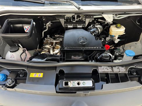 Used 2024 Mercedes-Benz Sprinter 2500 image 33
