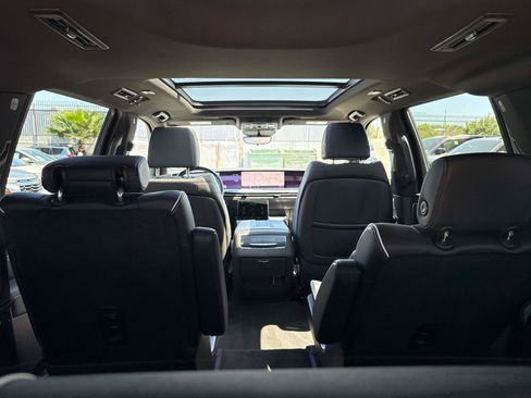 Used 2025 Cadillac Escalade ESV Sport AWD/4WD image 10