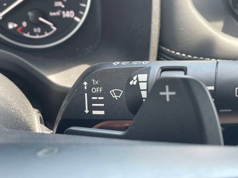 Used 2023 Nissan Rogue S AWD/4WD image 31