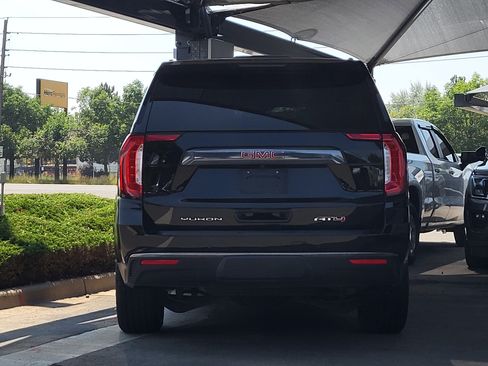 Used 2023 GMC Yukon AT4 AWD/4WD image 3