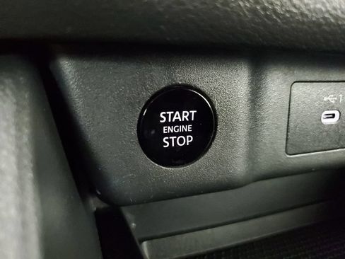 Used 2024 Nissan Rogue SV AWD/4WD image 32